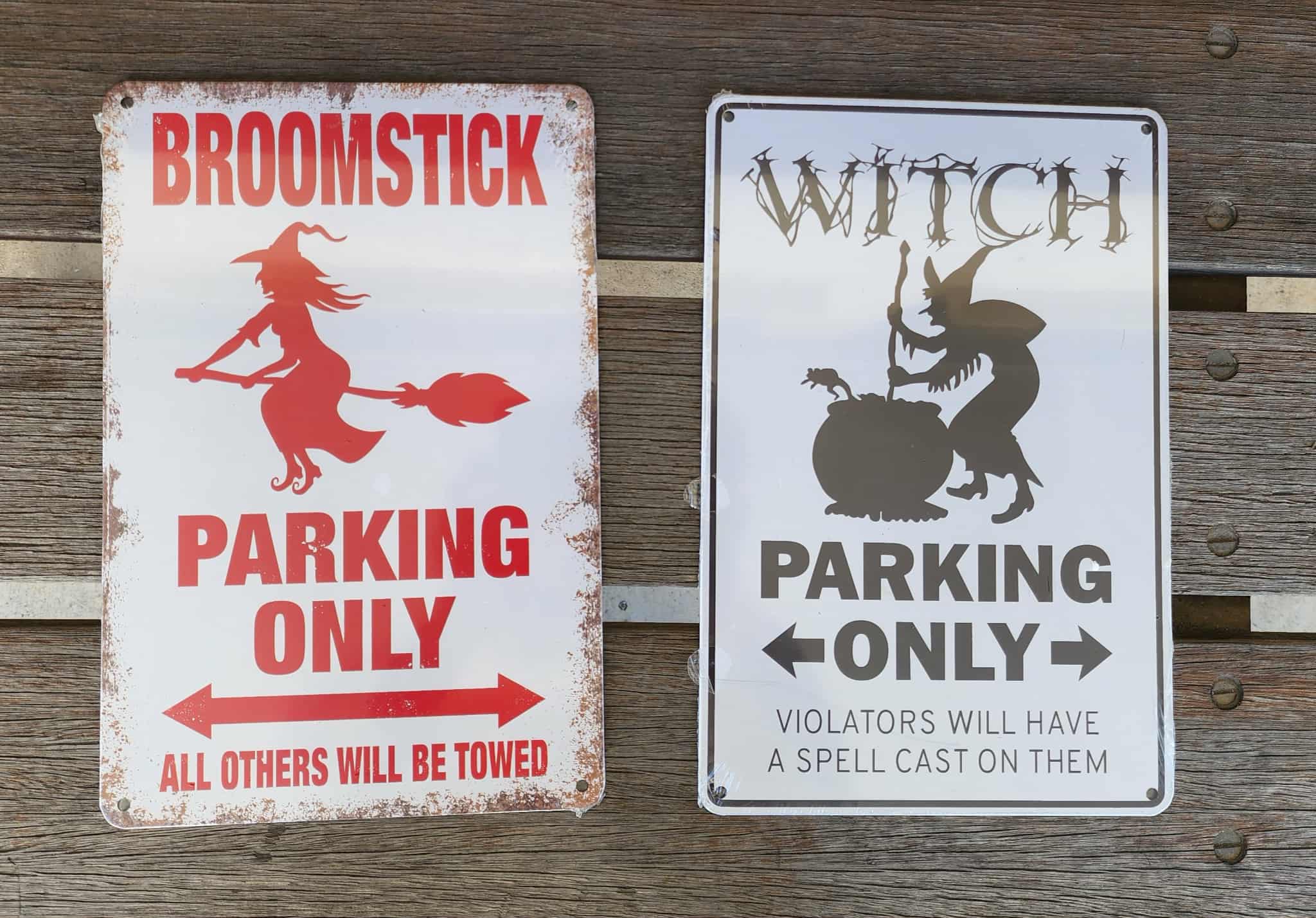 Tin sign